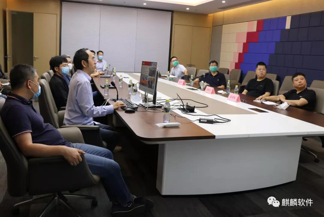 中国电子副总经理、党组成员陈锡明慰问麒麟联合创新攻关团队